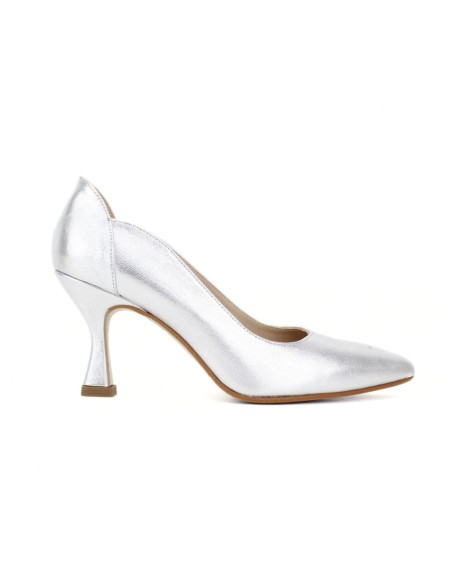 Zapato de fiesta de piel plateado con tacón trapecio