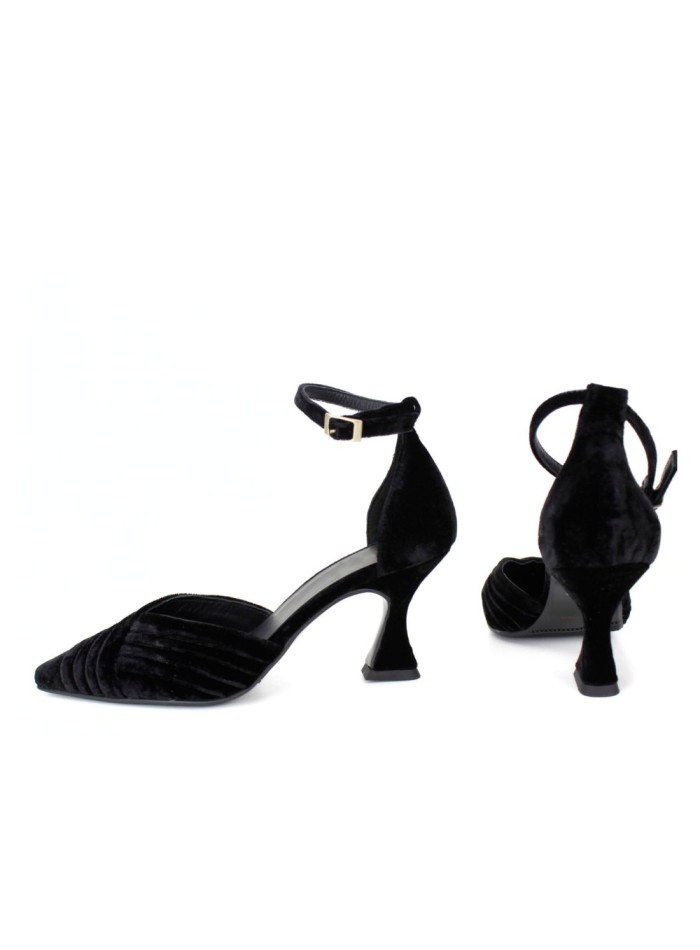 Chaussures à talon en velours noir pour invités