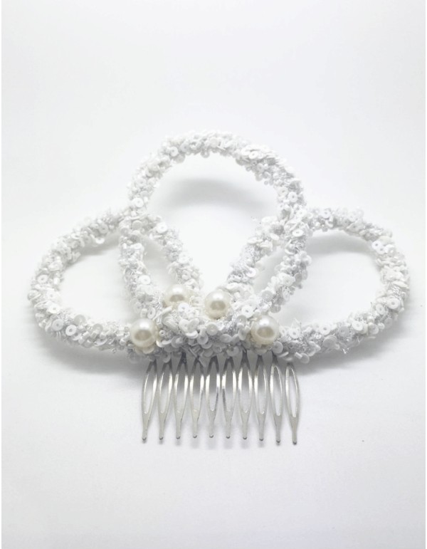 White bridal comb with sequins and white pearls