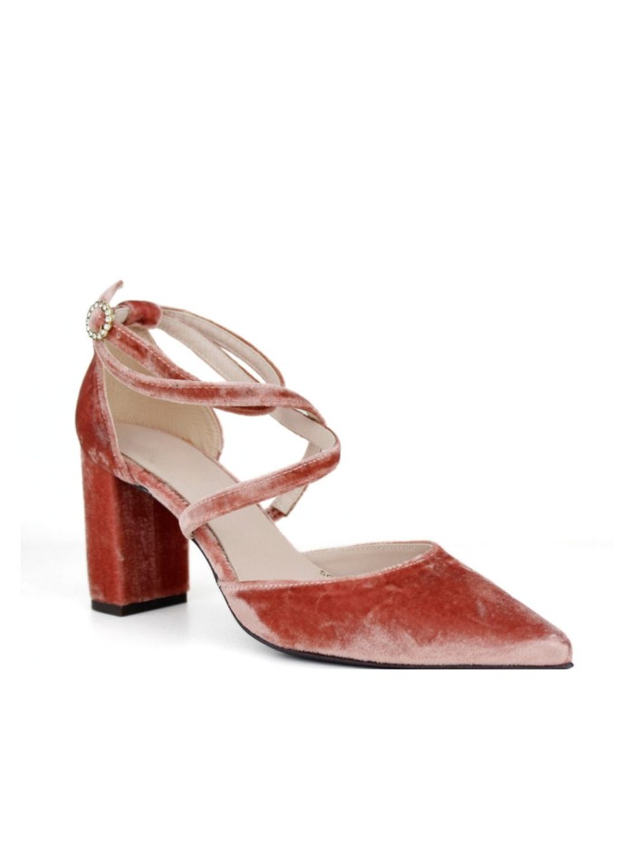 Pink velvet heeled shoes with crossed straps