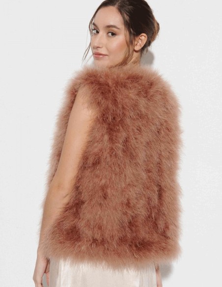 Chaleco de plumas de avestruz