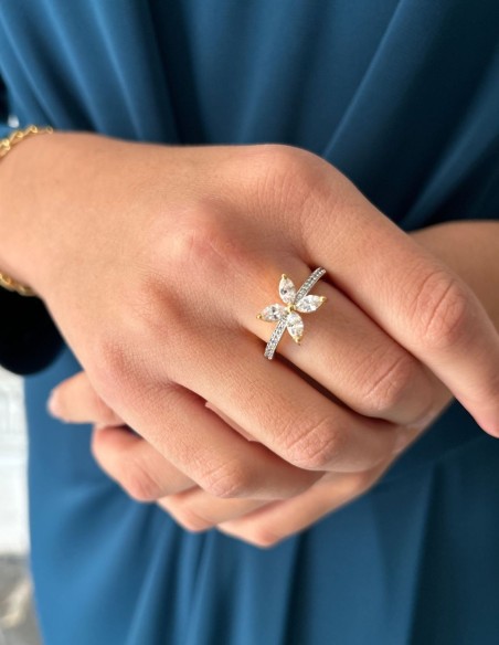 anillo flor circonitas