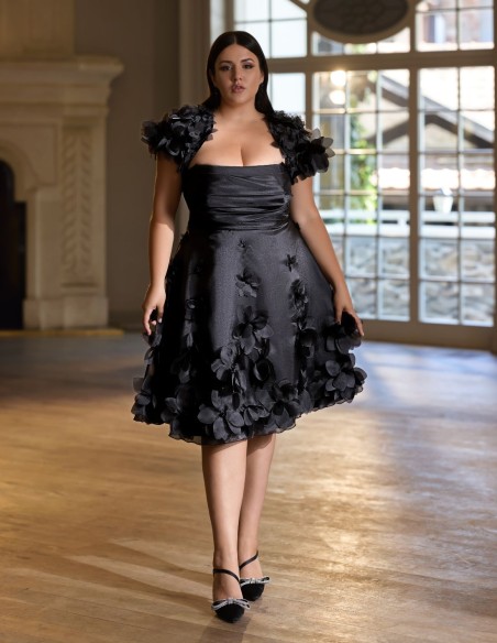 Vestido largo para invitada con flores 3D y bolero desmontable