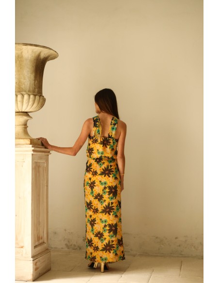 Top de invitada estampado floral cuello halter