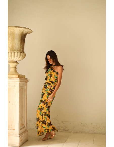 Top de invitada estampado floral cuello halter