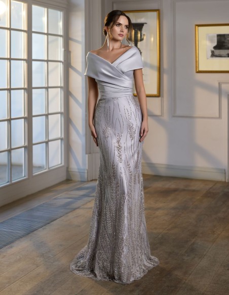 Vestido de fiesta largo con corpiño de satén y falda de guipur