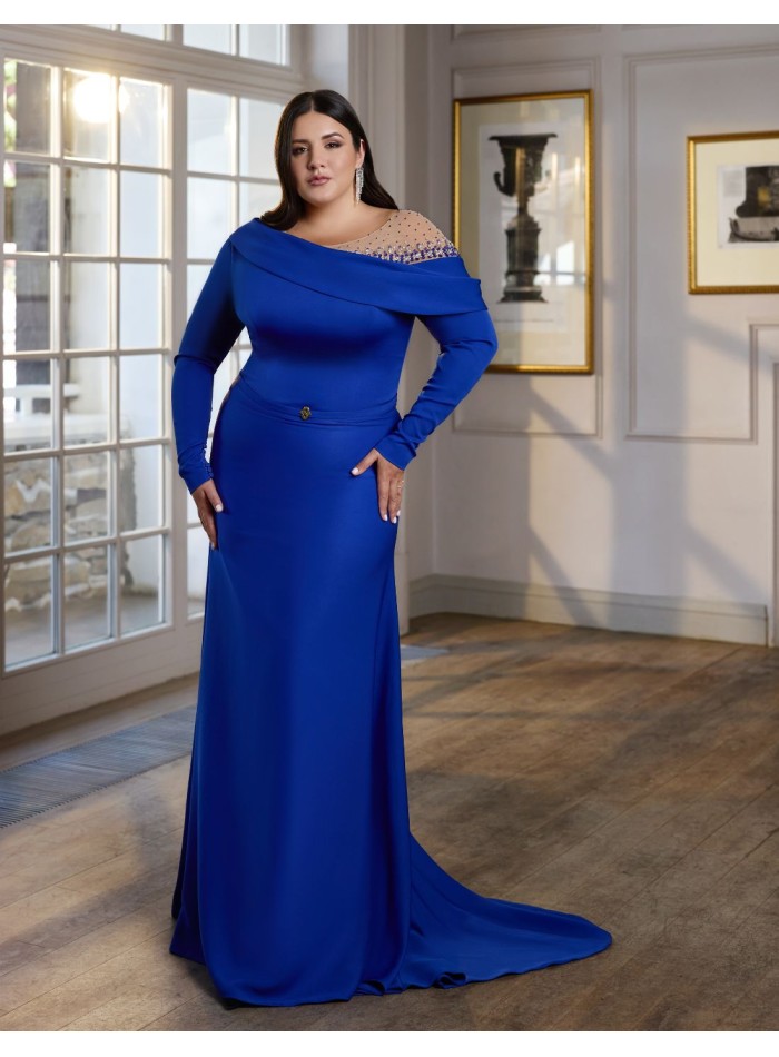 Robe de soirée longue avec encolure asymétrique...