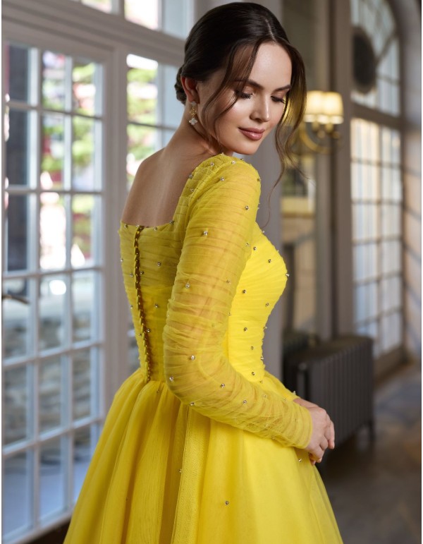 Robe de soirée avec encolure carrée et jupe fluide 2