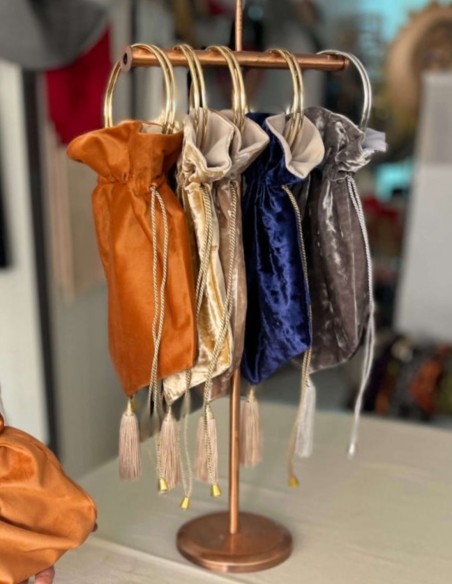 Velvet party box with satin bangs