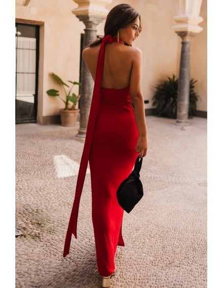 Robe d'invité longue avec encolure licou et fente