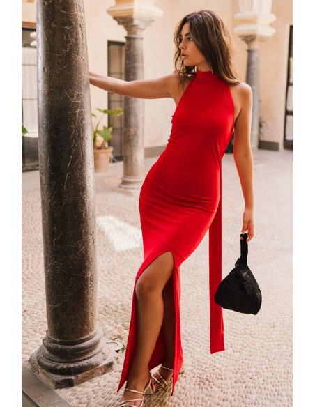Vestido para invitada largo con cuello halter y abertura