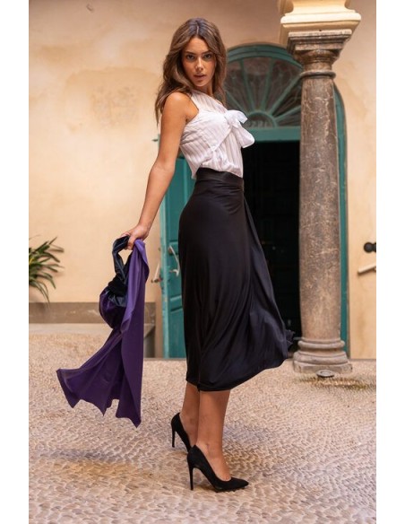 Blusa de gasa color blanco con detalle lazada