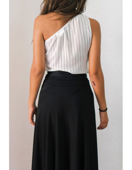 Blusa de gasa color blanco con detalle lazada