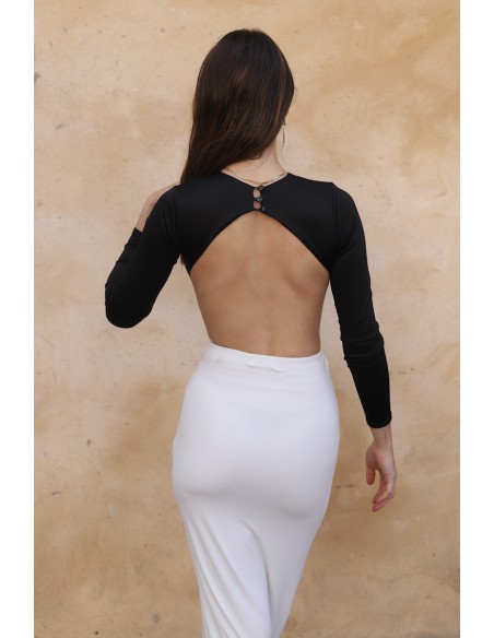 Vestido largo blanco y negro de invitada con espalda abierta