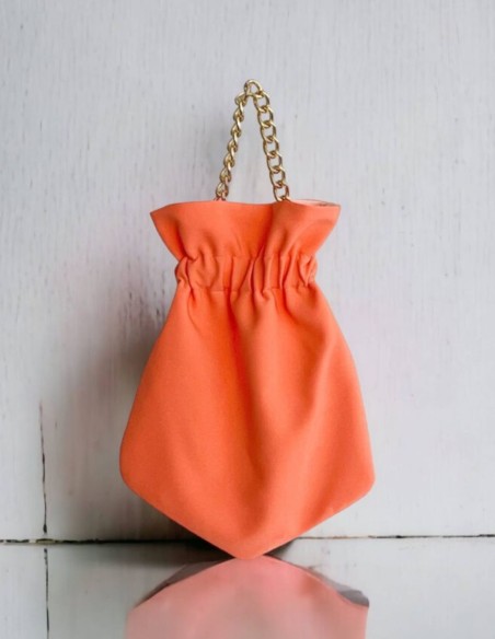 Smooth party bag with short braided golden chain