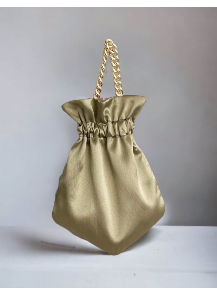 Smooth party bag with short braided golden chain