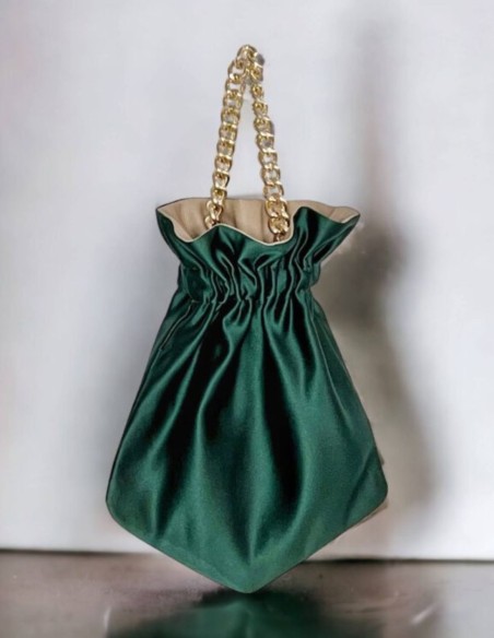 Smooth party bag with short braided golden chain