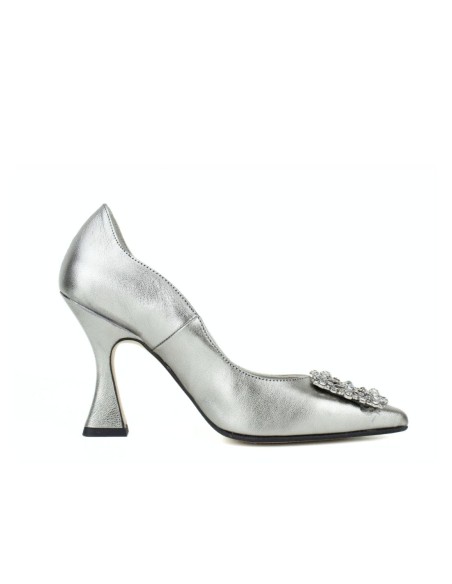 Zapatos de tacón de ante con broche brillante