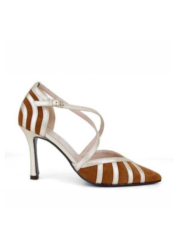 Chaussure à talon fin et finition métallisée avec brides...