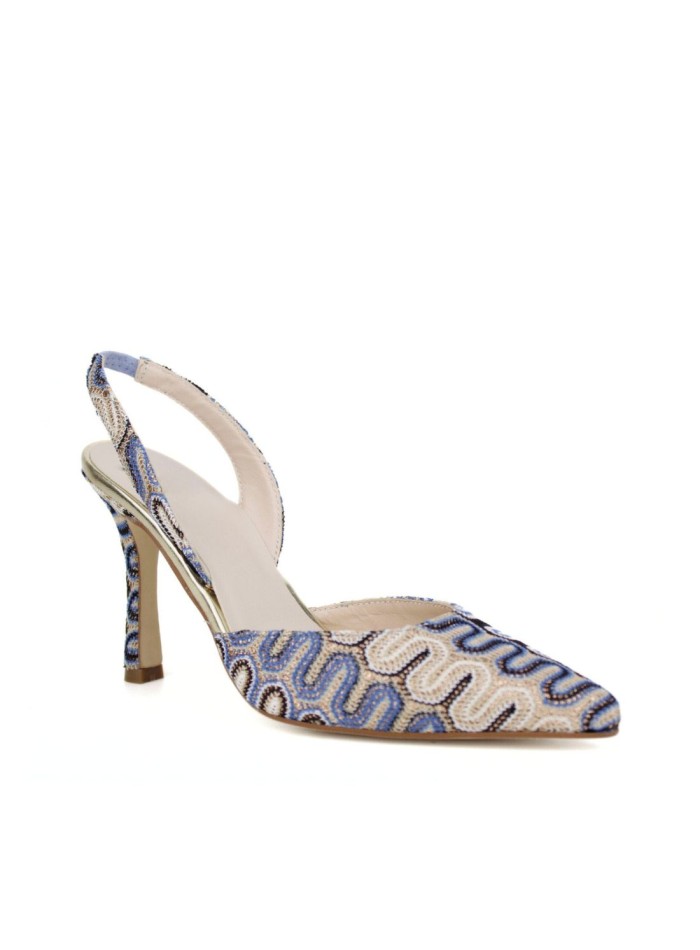 Heeled closed toe heel shoe with printed fabric