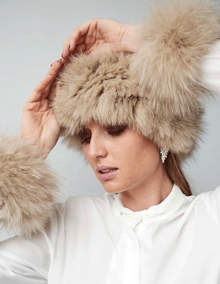 Multiposition Natural Fox Fur Collar and Cuffs