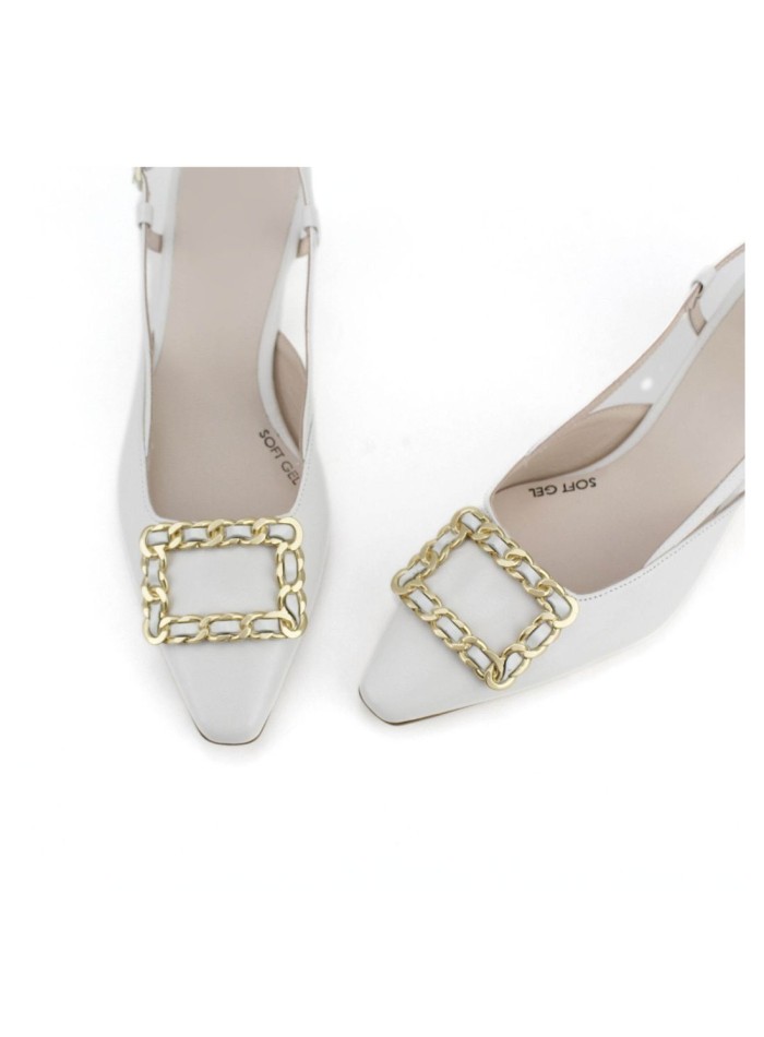 Chaussure blanche à talon avec détails en strass