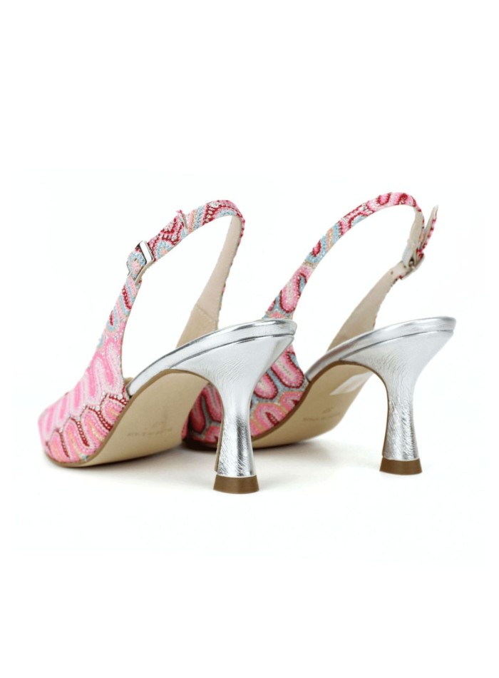 Heeled shoe with printed fabric and metallic heel