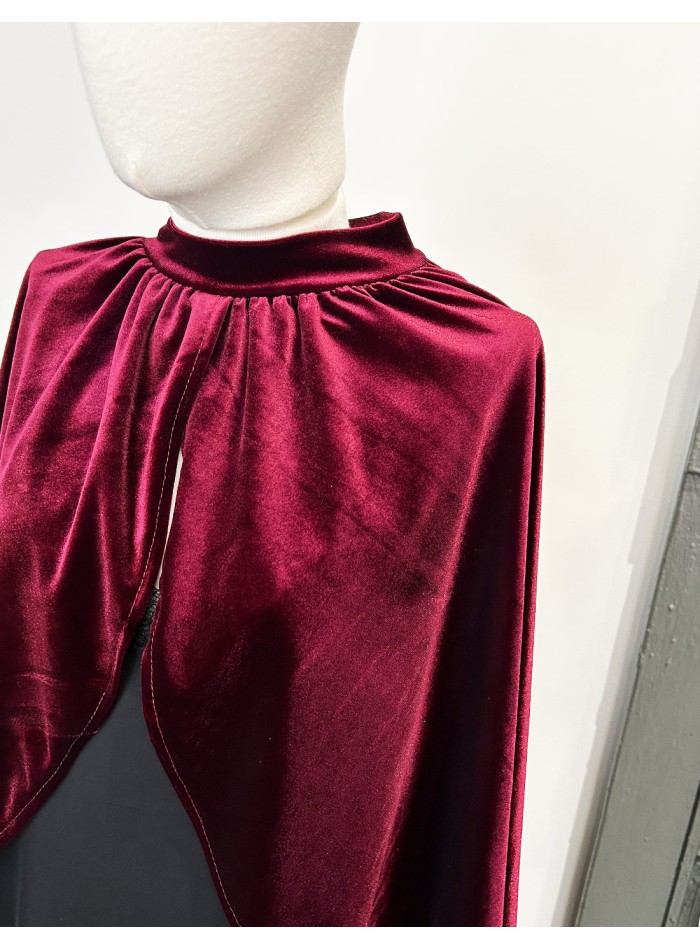 Short velvet coat with ruffle and slit
