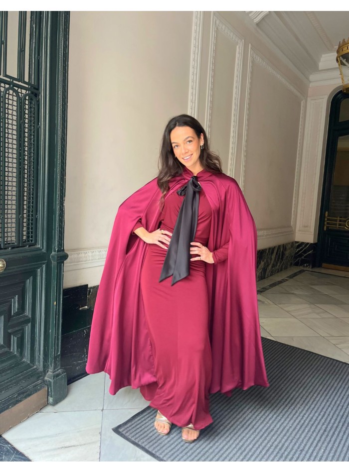 Reversible long event cape with loop