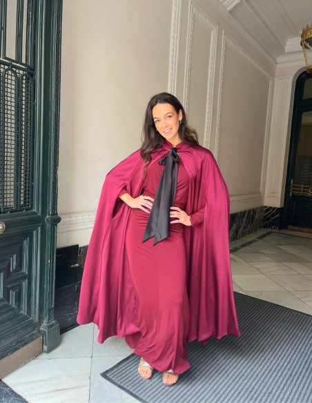 Capa larga para eventos reversible con lazada