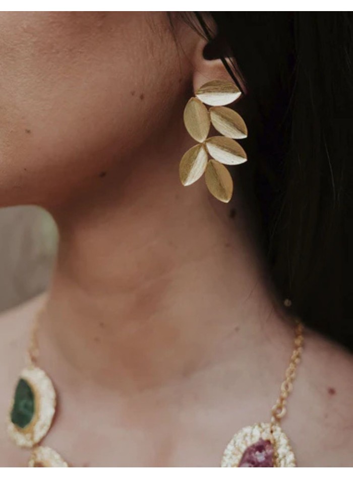 Long leaf-shaped golden earrings
