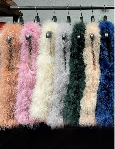 Chaleco de plumas de avestruz