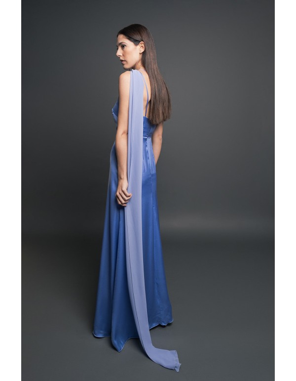 Vestido de fiesta largo azul celeste con escote asimétrico 2