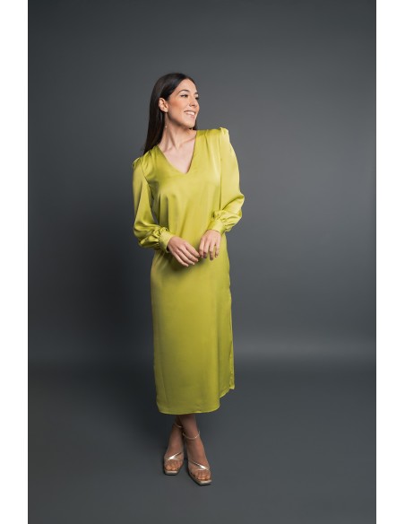 Vestido de fiesta midi verde lima con manga larga