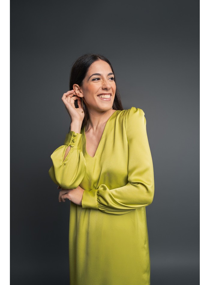 Vestido de fiesta midi verde lima con manga larga