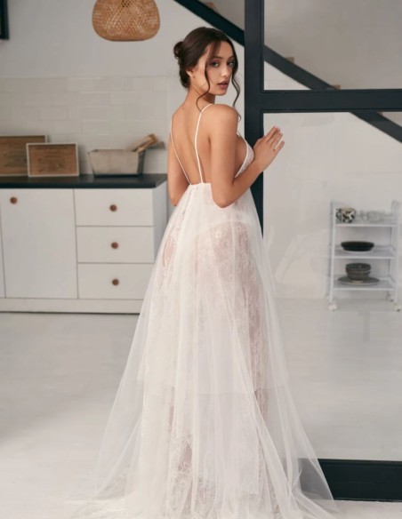 Robe de mariée en gaze et dentelle ivoire avec bretelles spaghetti
