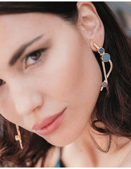 Crossed earrings with drusen stones in blue tones wedding guest