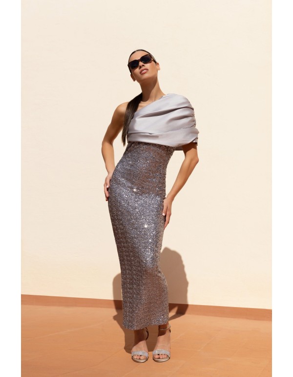 Robe de soirée midi à paillettes argentées avec encolure...