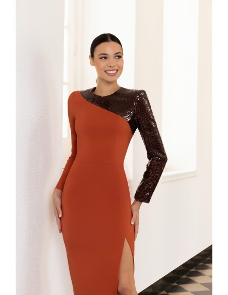 Vestido midi de fiesta con hombro y manga de lentejuelas