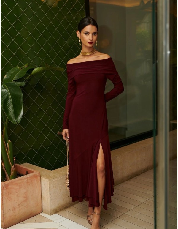 Vestido de fiesta midi con escote barco y falda asimétrica