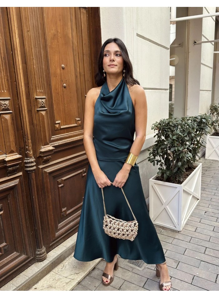 Top de invitada satinado con cuello halter