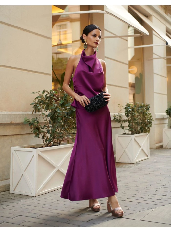 Top de invitada satinado con cuello halter