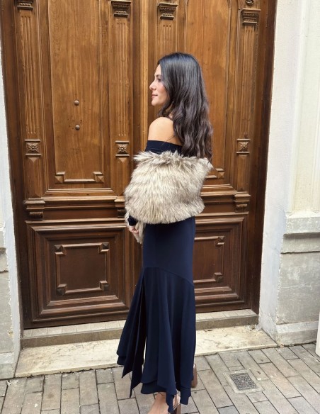 Vestido de fiesta midi con escote barco y falda asimétrica