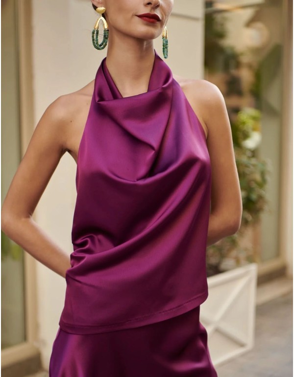 Top de invitada satinado con cuello halter