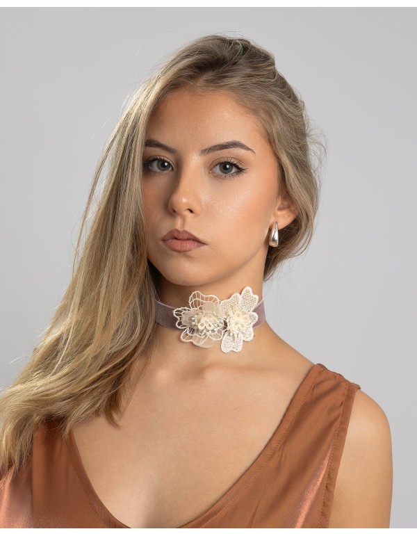 Chocker de fiesta con diseño de flor