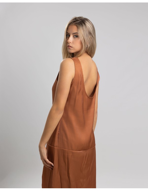 Vestido satinado con escote y maxi abertura 2