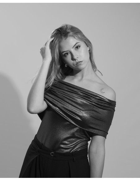 Top de fiesta de brillo con escote bardot