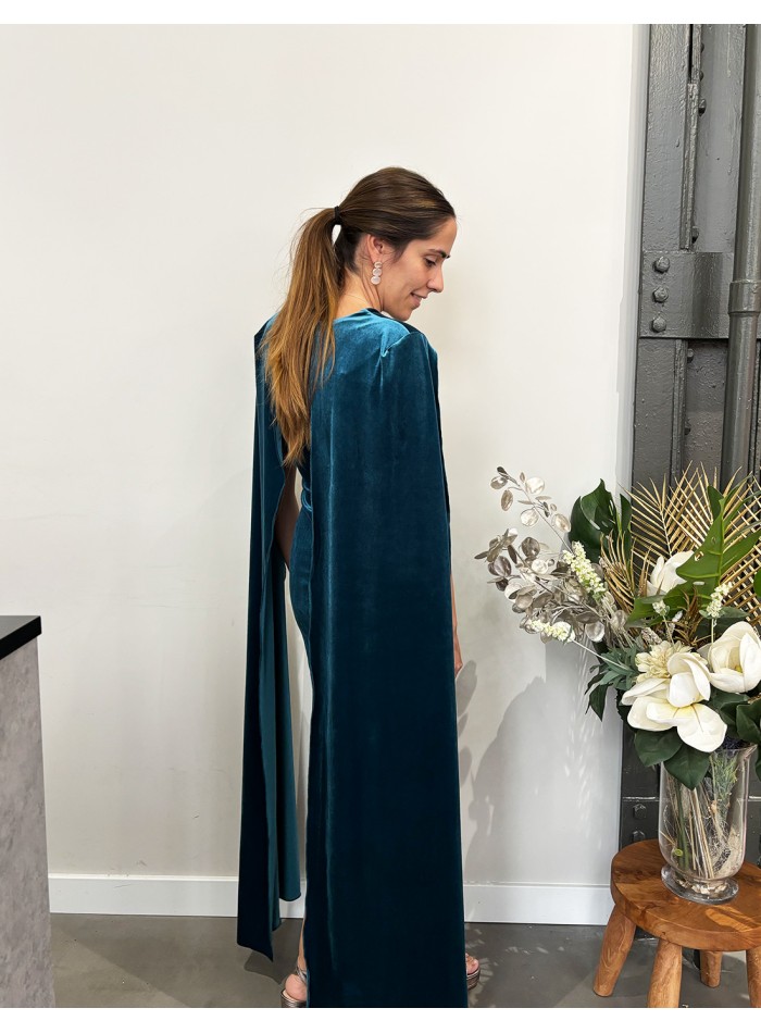 Short velvet party dress with cape sleeves for christmas