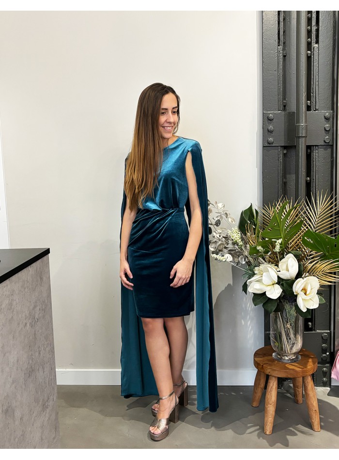 Vestido corto de fiesta de terciopelo con manga capa azul