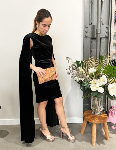 Vestido corto de fiesta con manga capa de terciopelo